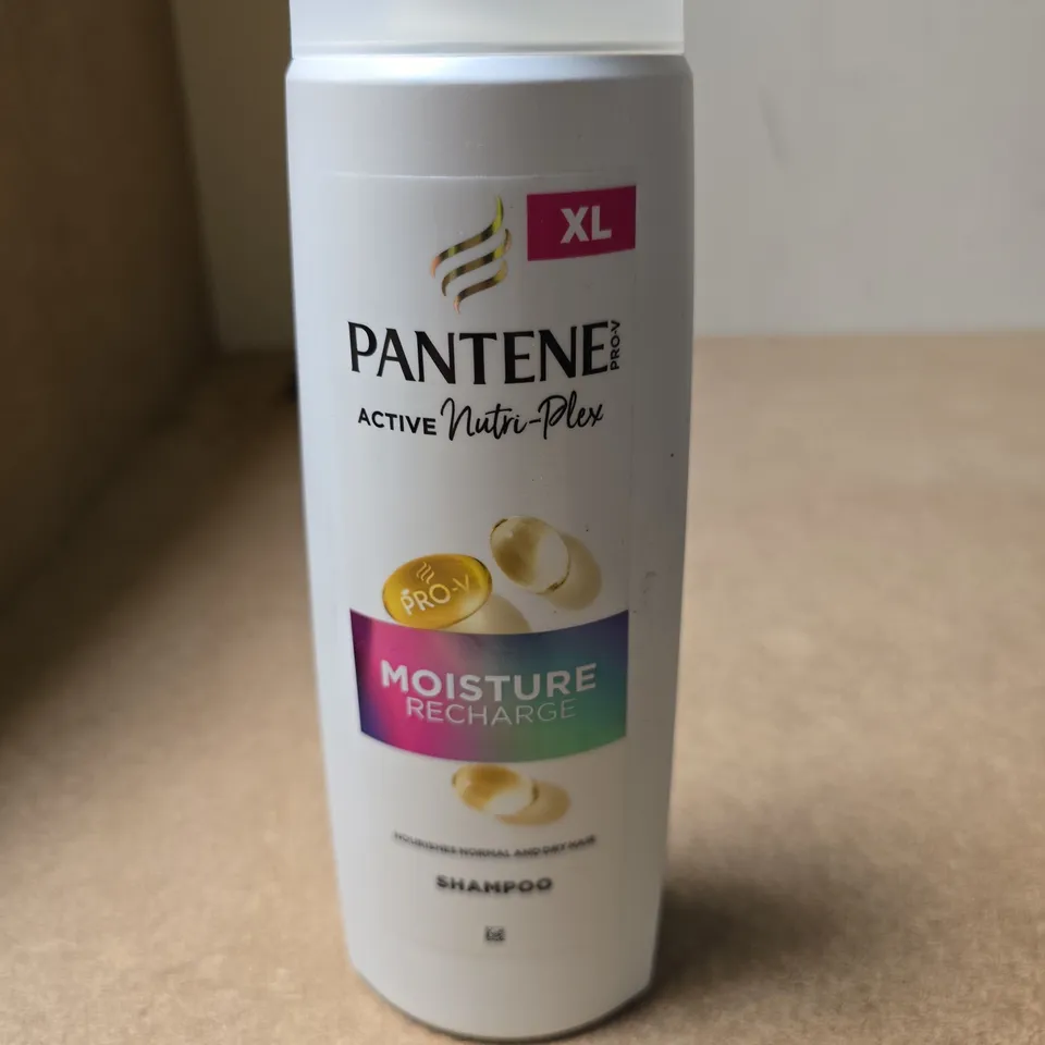 APPROXIMATELY 20 ASSORTED COSMETIC ITEMS INCLUDING MENO PLEX VOLUMISING SHAMPOO , PANTENE SHAMPOO AND PAUL MITCHELL SUPER SCULPT STYLING GLAZE 