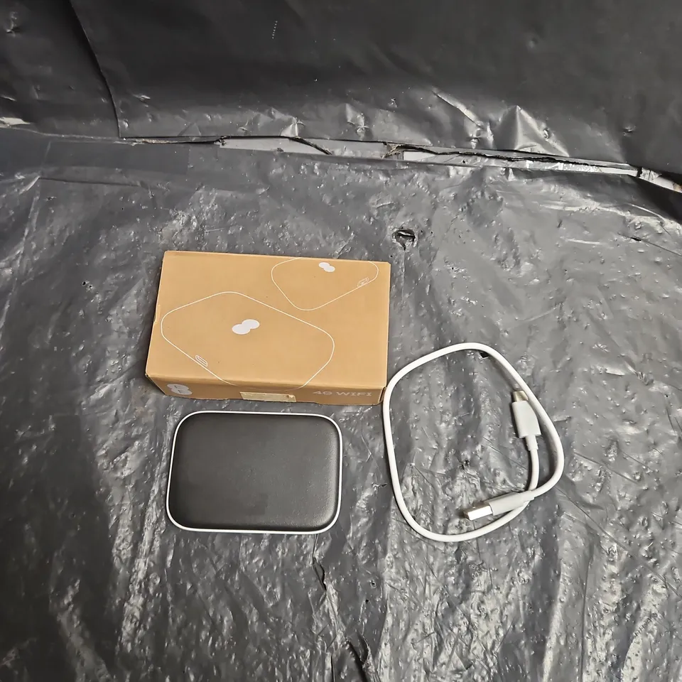 EE MINI HUB PORTABLE 4G WIFI HOTSPOT / MOBILE ROUTER – BOXED WITH USB-C CABLE