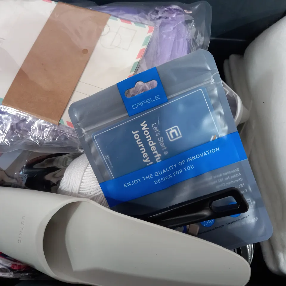 BOX OF APPROXIMATELY 10 ASSORTED ITEMS TO INCLUDE - BT REMOTE- VINYL COASTERS - NOTEBOOK ECT