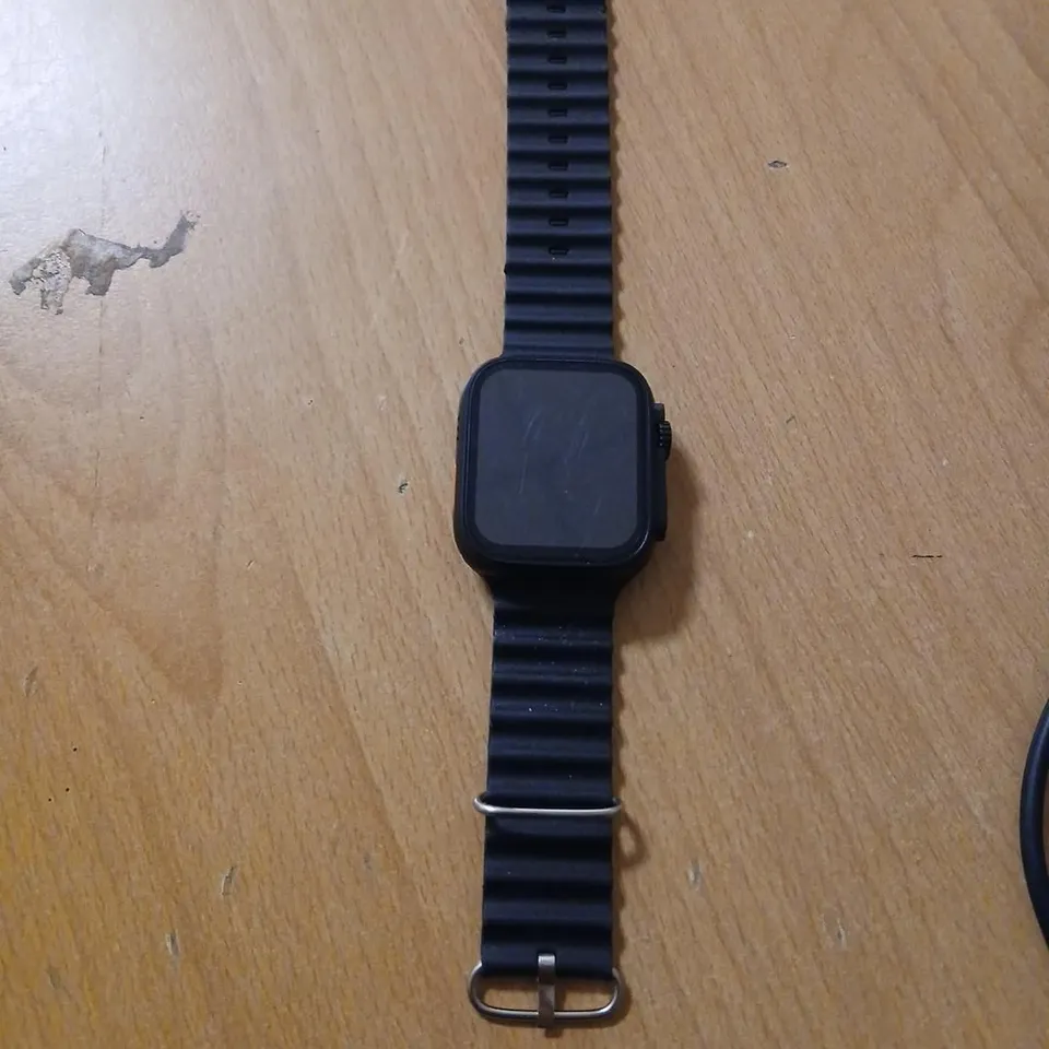 UNBRANDED BLACK SQUARE SMARTWATCH WITH RUBBER STRAP –
