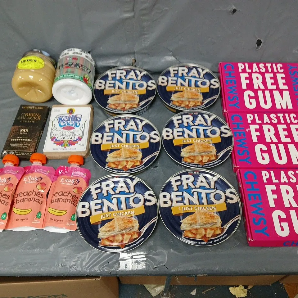 APPROXIMATELY 12 ASSORTED FOOD & DRINK ITEMS TO INCLUDE - PLASTIC FREE GUM, FRAY BENTOS CHICKEN PIE, AND GREEN AND BLACK DARK CHOCOLATE - ETC.