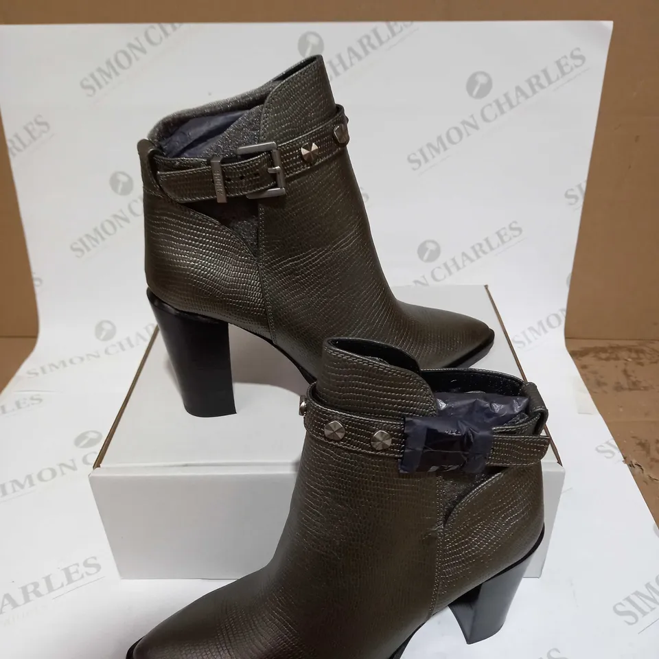 BRONX STUDDED BOOTS LIZARD PEWTER - SIZE 6.5 UK