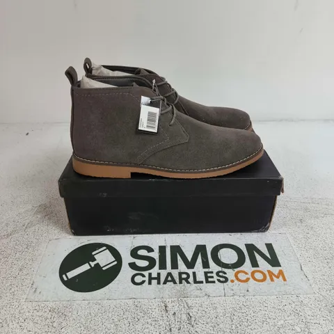 BOXED PAIR OF CHARLES SOUTHWELL PANAMA SHOES IN GREY - UK 9
