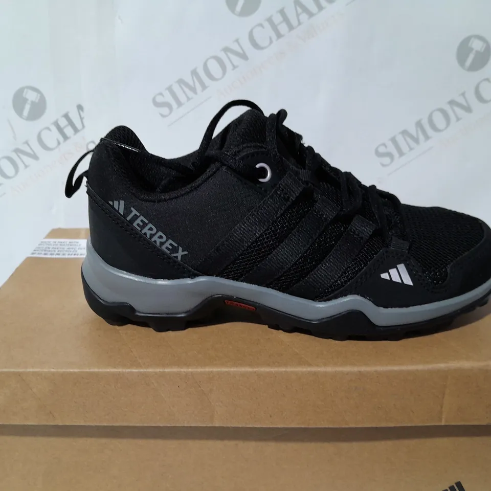 ADIDAS TERREX AX2R KIDS - SIZE 12 KIDS