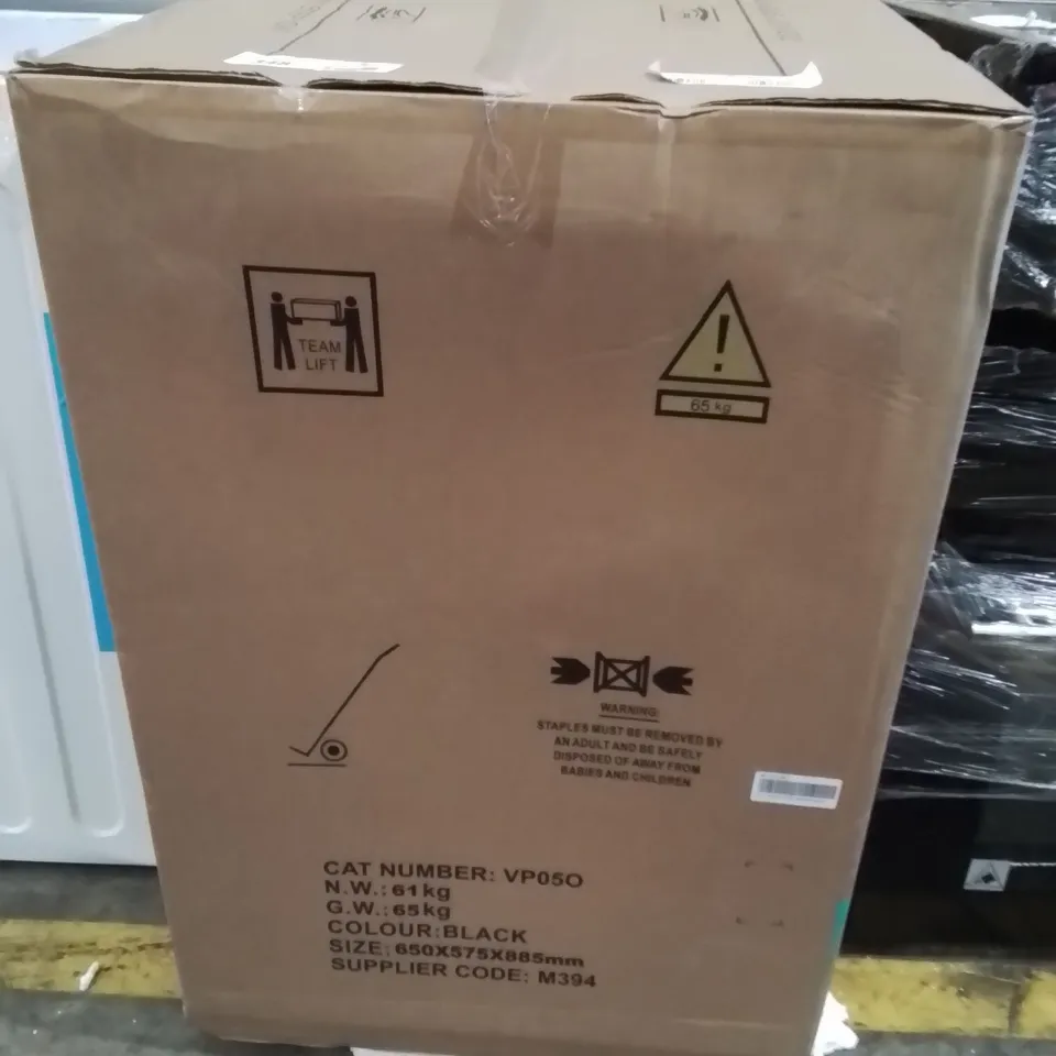 BOXED SWAN SW75130B 9KG LOAD, 1400 SPIN FREESTANDING WASHING MACHINE - BLACK