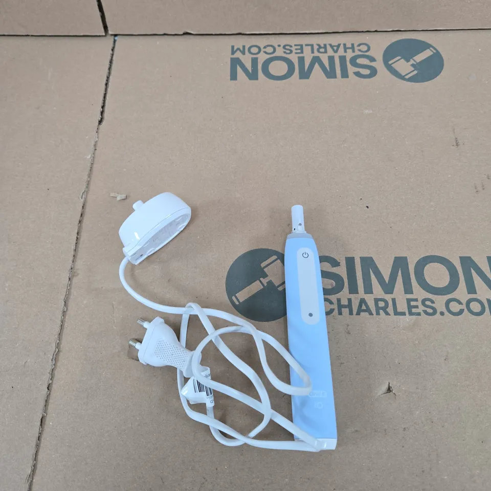 ORAL-B IO ELECTRIC TOOTHBRUSH – BLUE HANDLE (HEAD NOT INCLUDED)