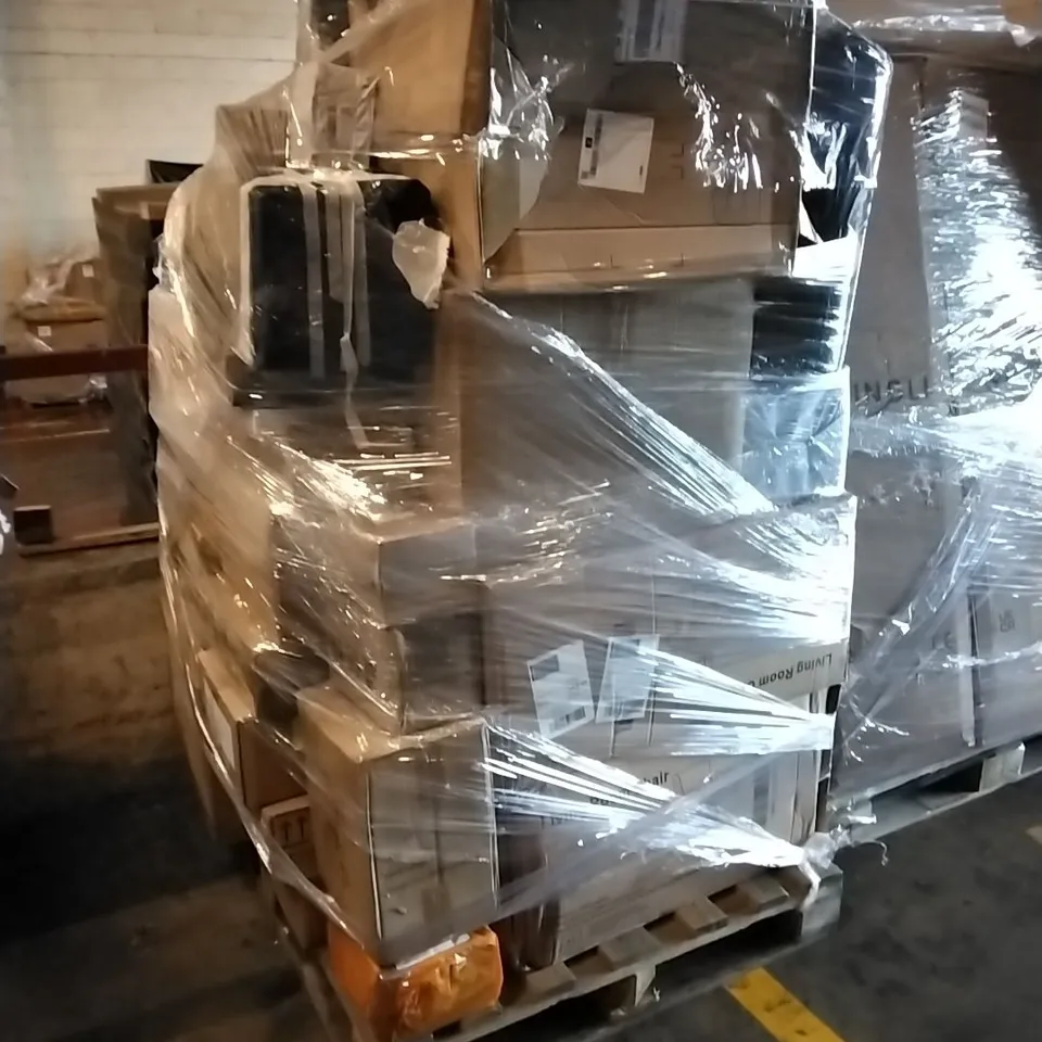 PALLET OF HOUSEHOLD ITEMS TO INCLUDE living room chair, blender, pop and hop game,  trail camera and other assorted items...