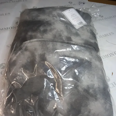 EXTRA LONG TEDDY HOODIE BLANKET