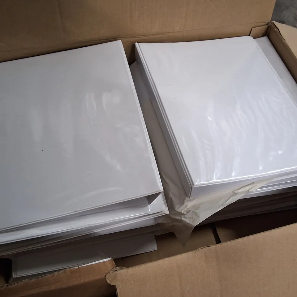 BOX CONTAINING 19 WHITE RING BINDERS