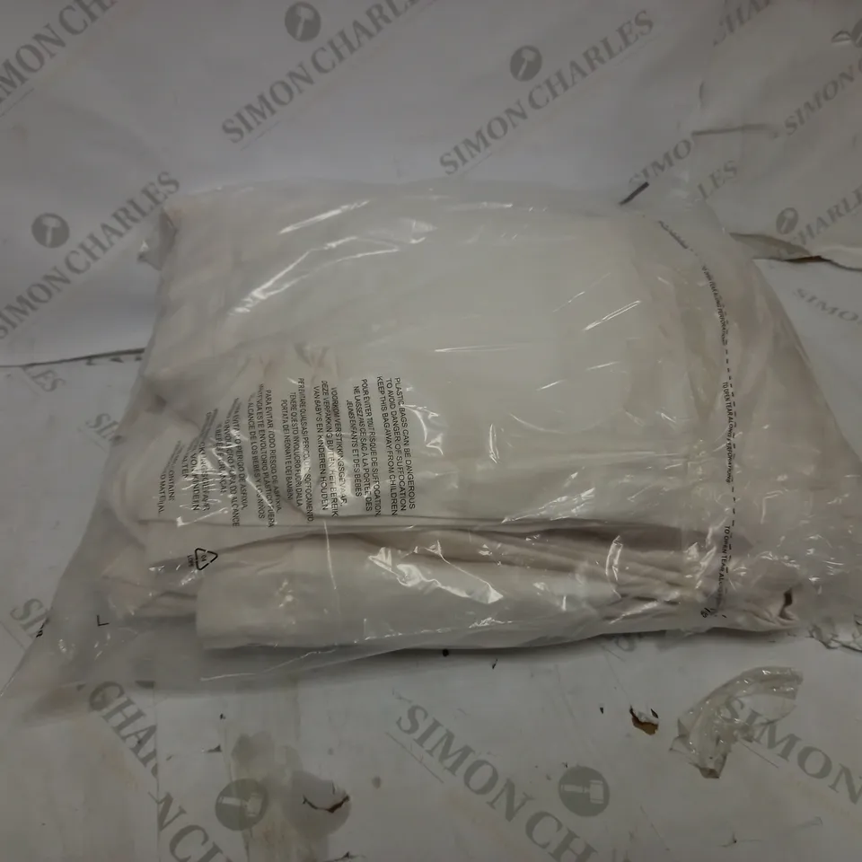 KELLY HOPPEN WHITE DUVET SET