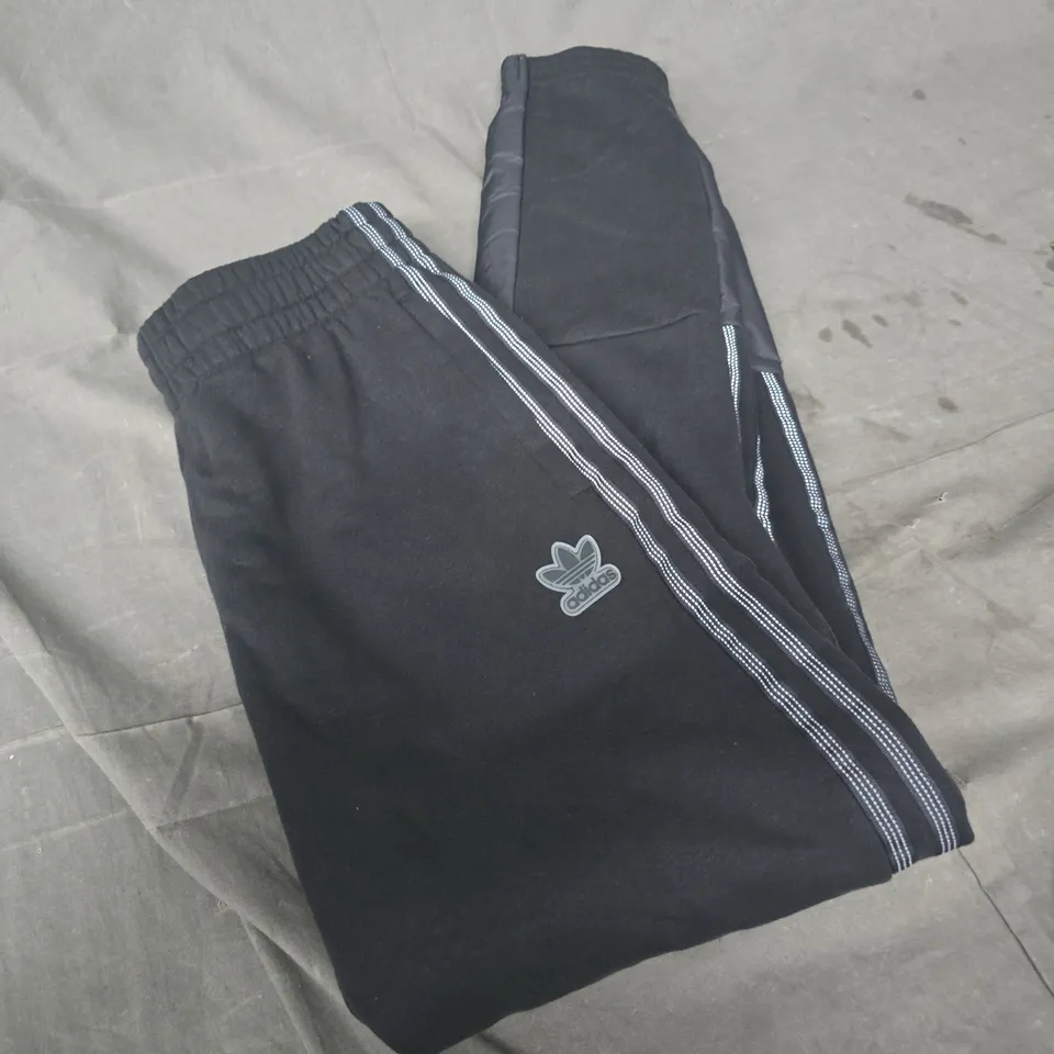 ADIDAS BLACK TRACKSUIT BOTTOMS WITH WHITE THREE-STRIPES & TREFOIL LOGO SIZE 13-14 YRS 