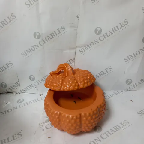 BOXED HOMEWORX CERA PUMPKIN CANDLE