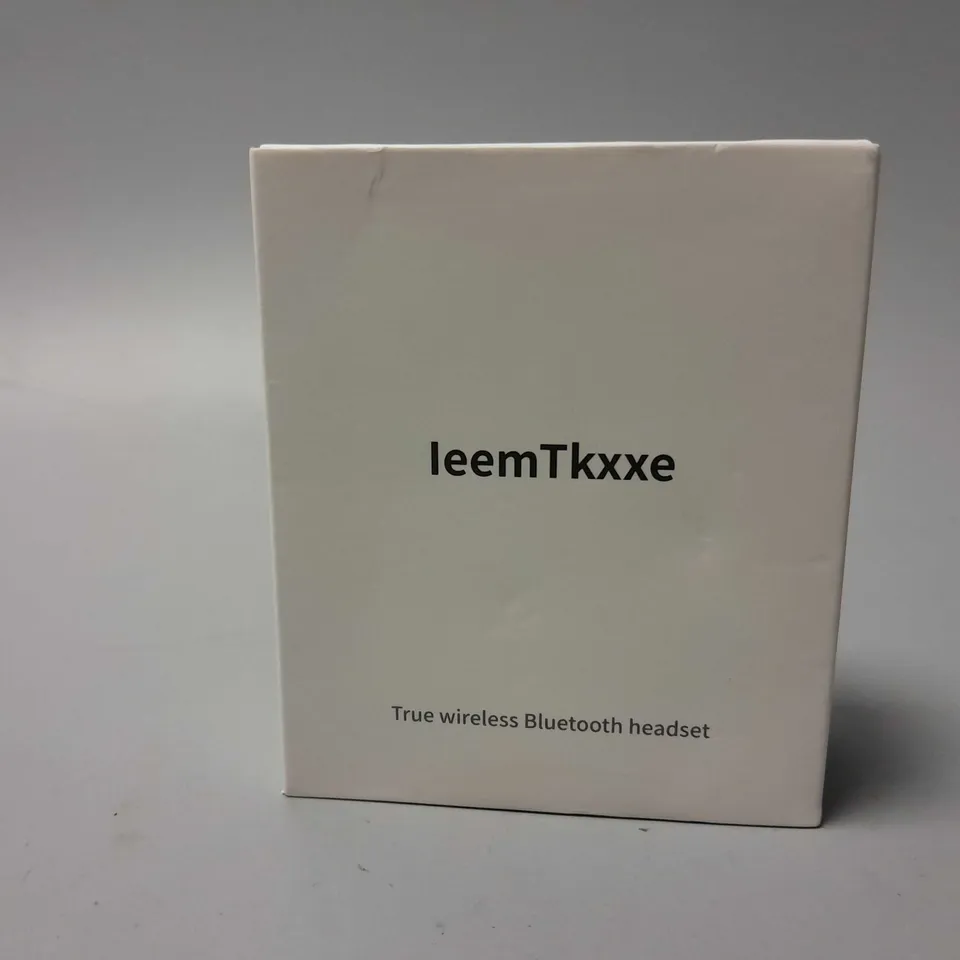BOXED IEEMTKXXE PORTABLE EARBUDS