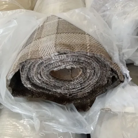 ROLL OF QUALITY GRACE LION HEART CARPET // APPROX SIZE: 5.4 x 4m
