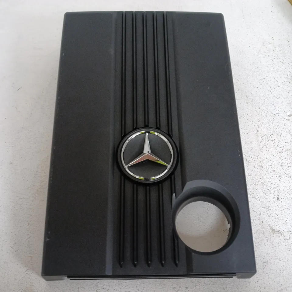 MERCEDES-BENZ OEM BLACK PLASTIC TRIM/ENGINE COVER WITH EMBLEM – VEHICLE PART (VERIFY)