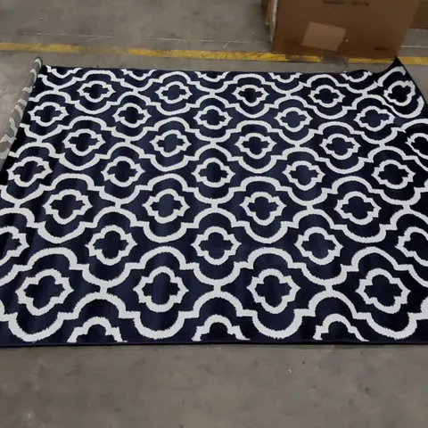 MIST TRADITIONAL RUG - BLUE // SIZE: 160 X 220cm