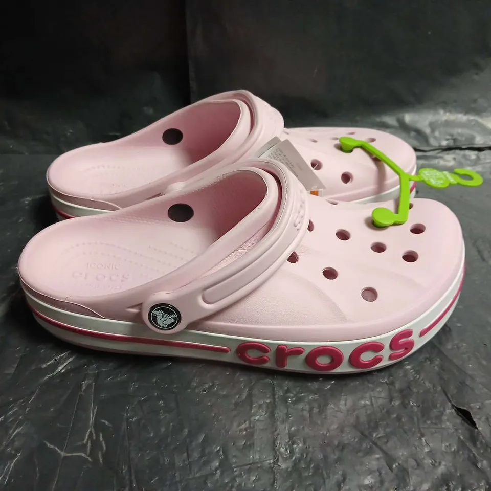 BAGGED BAYABAND CLOG CROC - UK SIZE M6 / W7