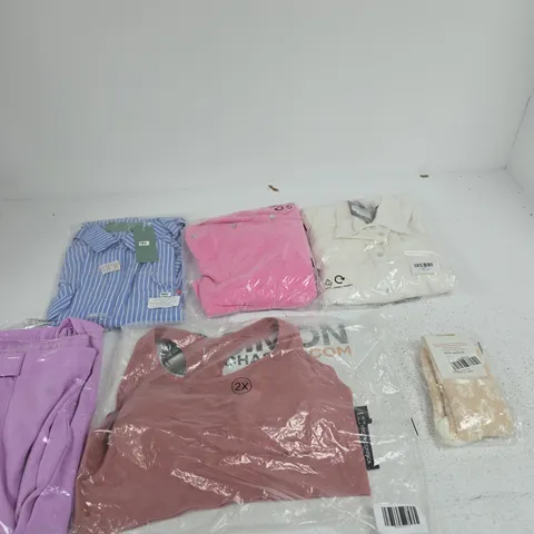 BOX OF APPROXIMATELY 15 ASSORTED CLOTHING ITEMS IN VARIOUS COLOURS, SIZES AND STYLES