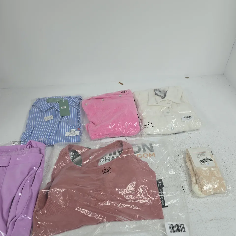 BOX OF APPROXIMATELY 15 ASSORTED CLOTHING ITEMS IN VARIOUS COLOURS, SIZES AND STYLES