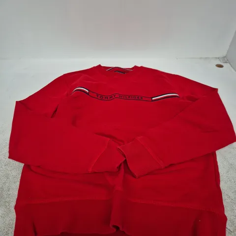 TOMMY HILFIGER RED SWEATSHIRT, SIZE M