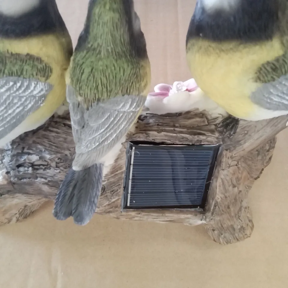 BOXED 3 BIRDS ORNAMENT WITH SOLAR LIGHT