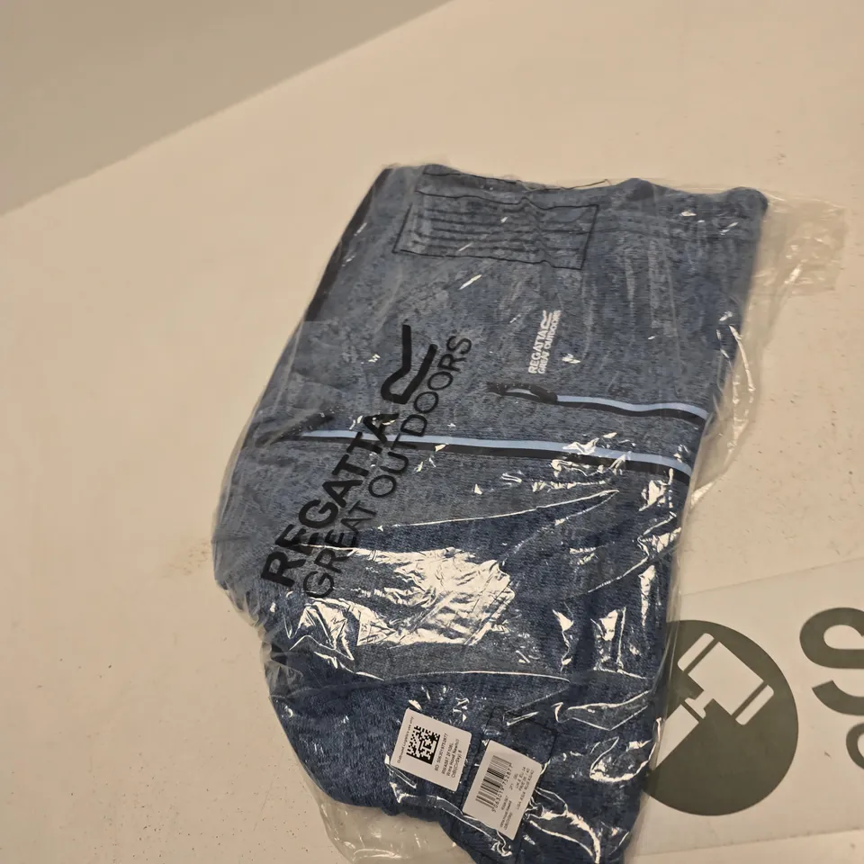 BOX OF APPROXIMATELY 15 ASSORTED BRAND NEW REGATTA ITEMS TO INCLUDE: WOMENS NEWHILL HOODIE