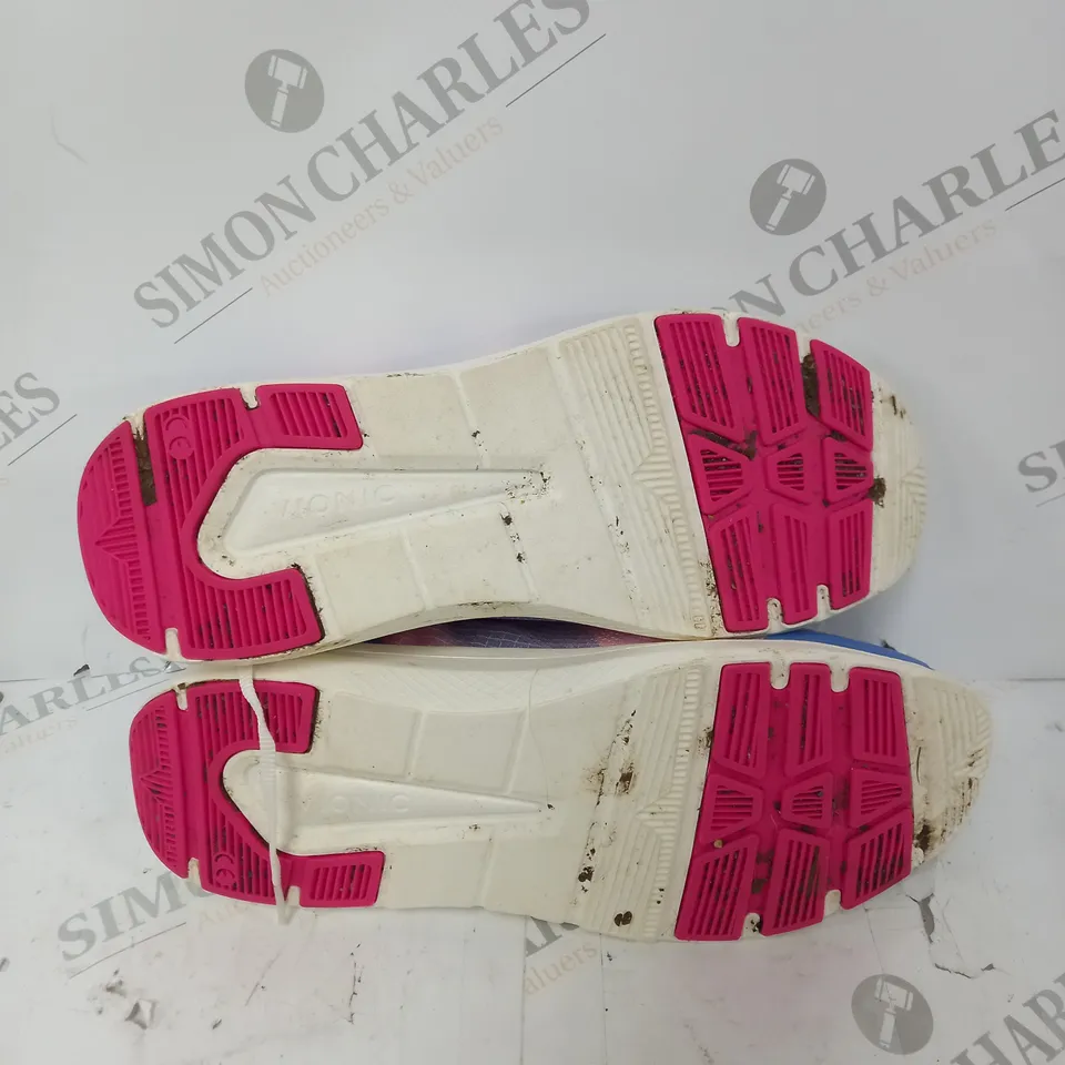 VIONIC CELESTE TRAINERS - UK 8