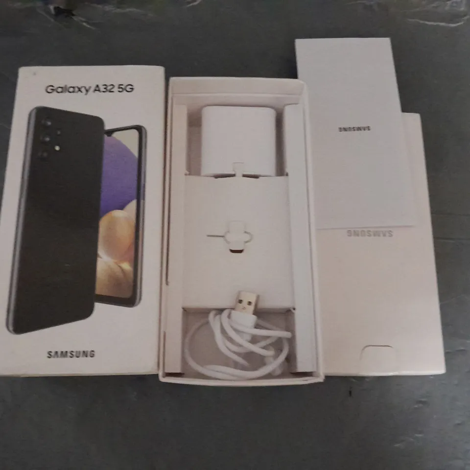 BOXED SAMSUNG GALAXY A32 5G 64GB IN BLACK