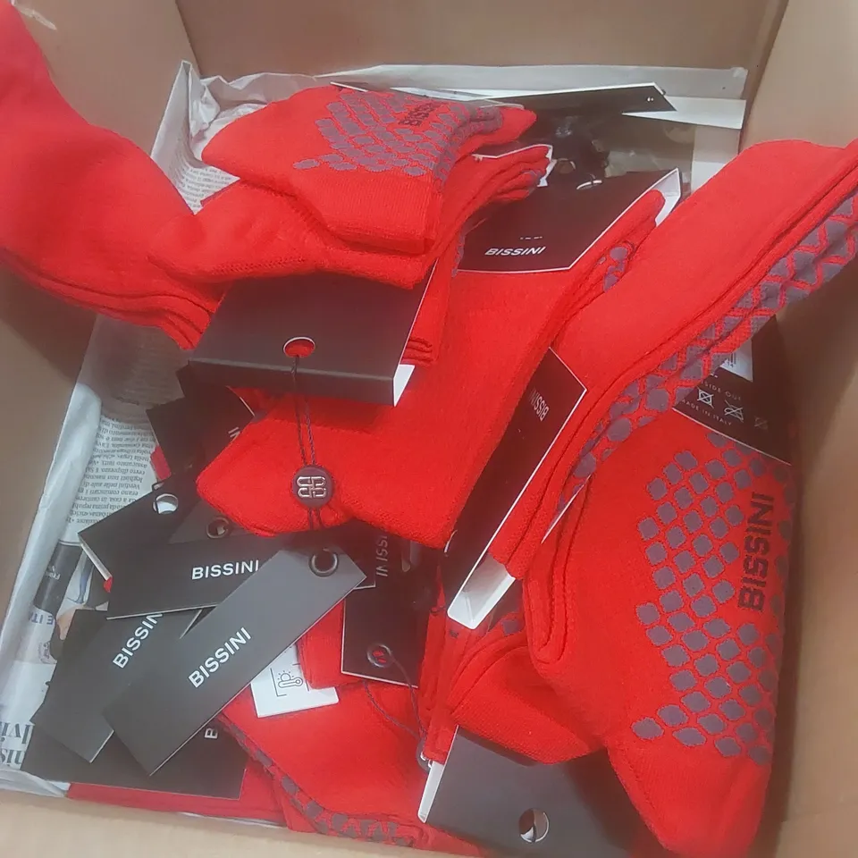 BOX TO CONTAIN APPROX 23 X BRAND NEW PAIRS OF BISSINI CYCLING SOCKS - RED // SIZE: XS // 1 PAIR PER PACK