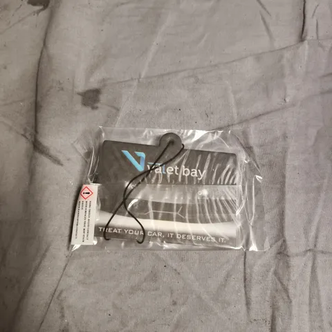 BOX OF APPROXIMATELY 100 VALET BAY CAR AIR FRESHENER