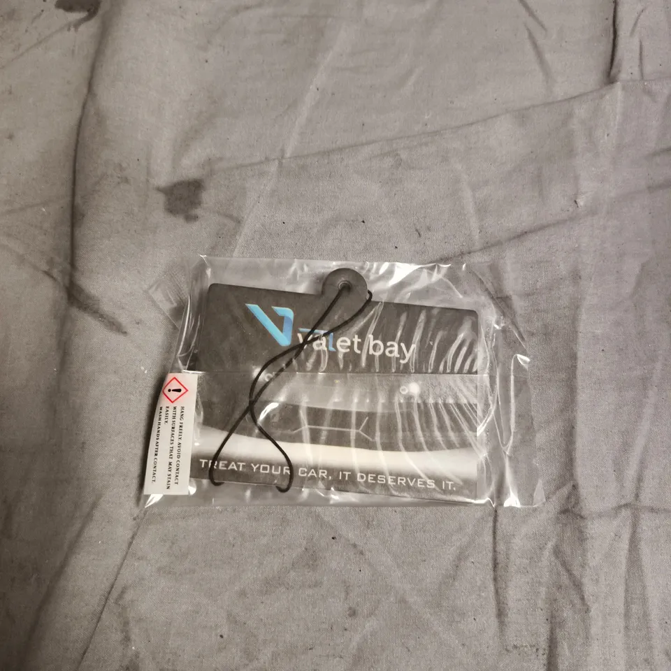 BOX OF APPROXIMATELY 100 VALET BAY CAR AIR FRESHENER