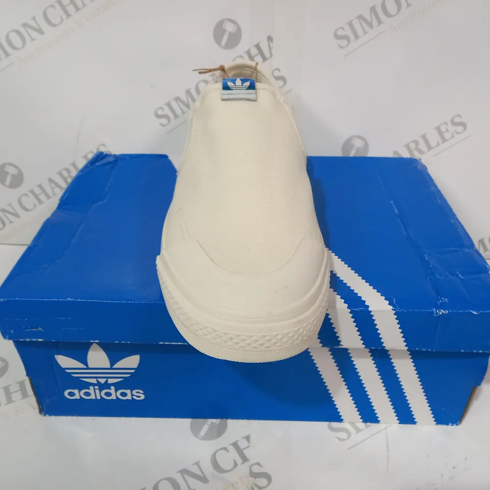 BOXED PAIR OF ADIDAS NIZZA SLIP-ON SHOES IN CREAM UK SIZE 4.5