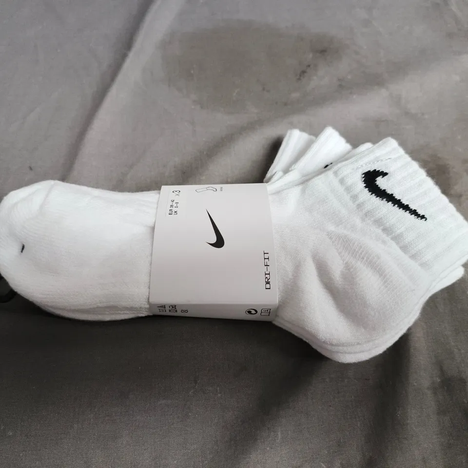 NIKE DRI-FIT SOCKS – WHITE CREW SOCKS - X3