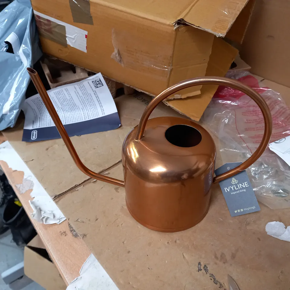 IVYLINE INDOOR KENSINGTON COPPER WATERING CAN