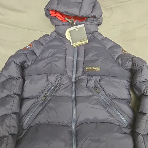 NAPAPIJRI GEOGRAPHIC PUFFER JACKET – NAVY, HOODED - SMALL