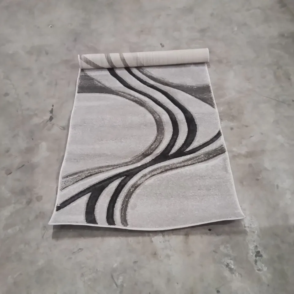 QUALITY DESIGNER AREA RUG - APPROXIMATELY 150X90CM