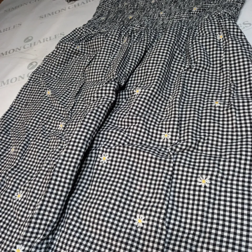 WOMENS CHEQUERED AND FLORAL PATTERN DRESS SIZE 12