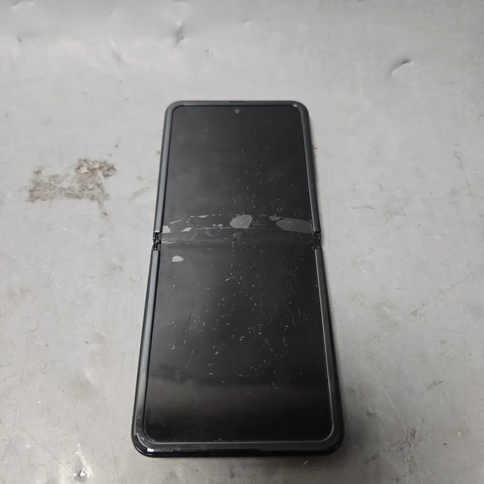 SAMSUNG GALAXY Z FLIP