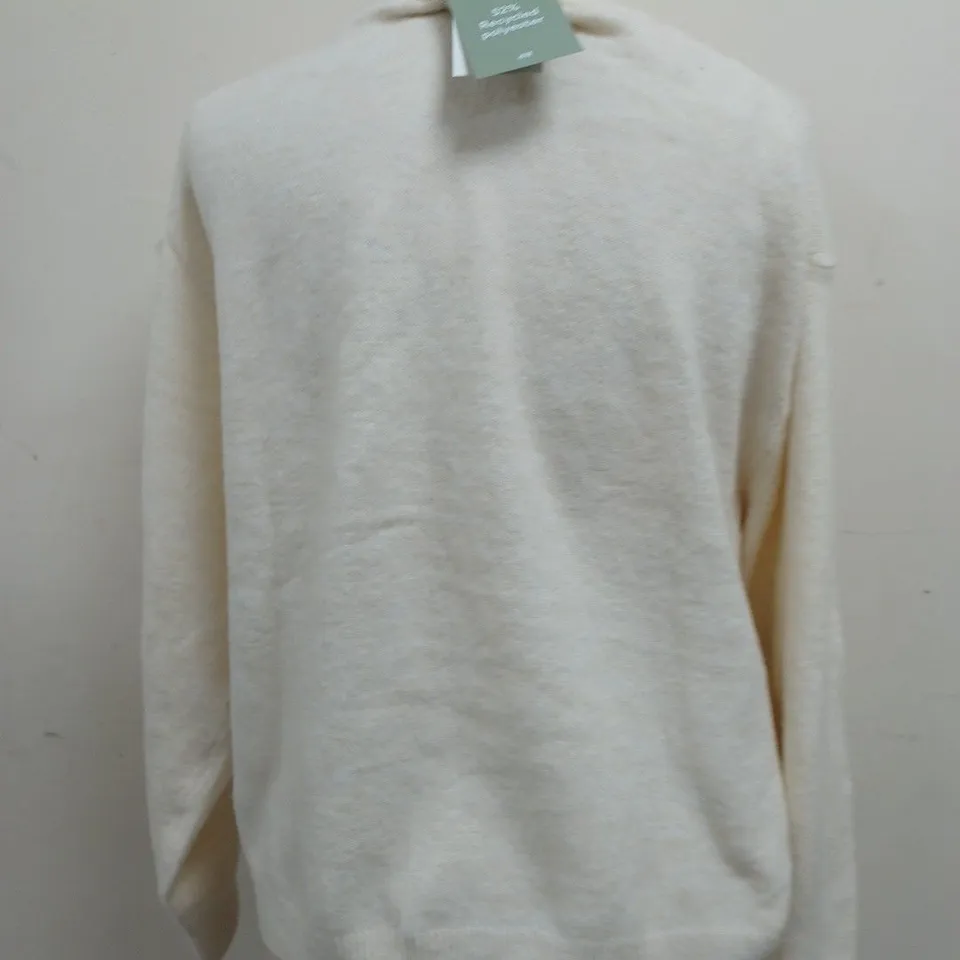 H&M POLYESTER JUMPER IN WHITE - SIZE SMALL