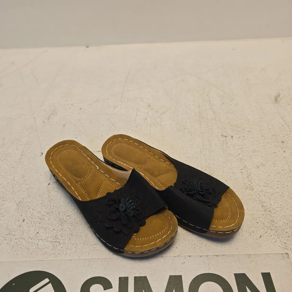AVERY LANE BLACK SANDALS UK 3 (EU 36)