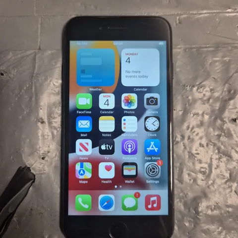 APPLE IPHONE 7 - MODEL MN9N2LL/A