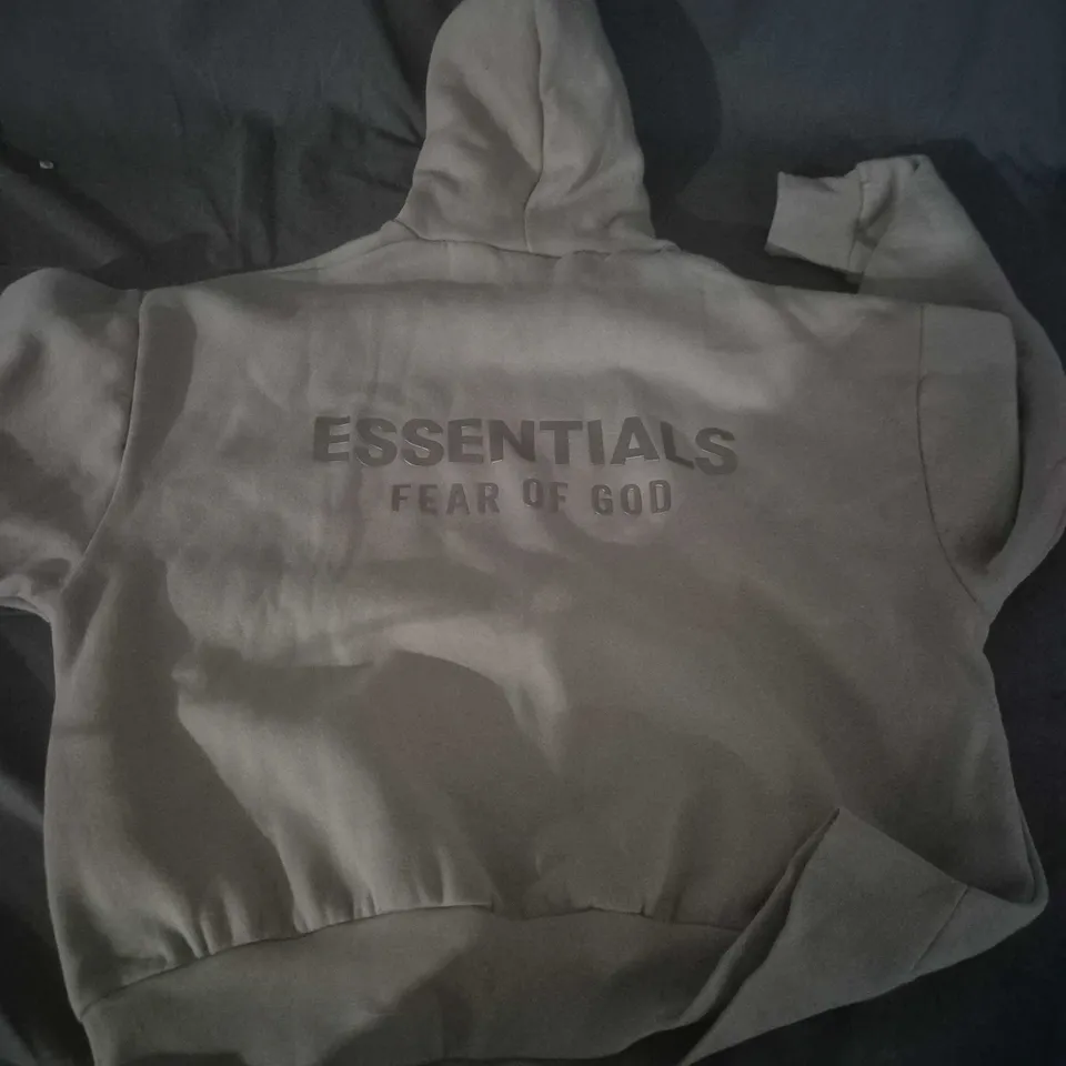 FEAR OF GOD ESSENTIALS HOODIE – GREY, SIZE S