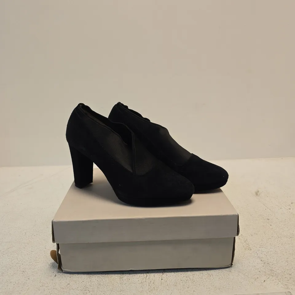 CLARKS KENDRA MIX BLACK SUEDE WOMEN’S SHOES – UK 6