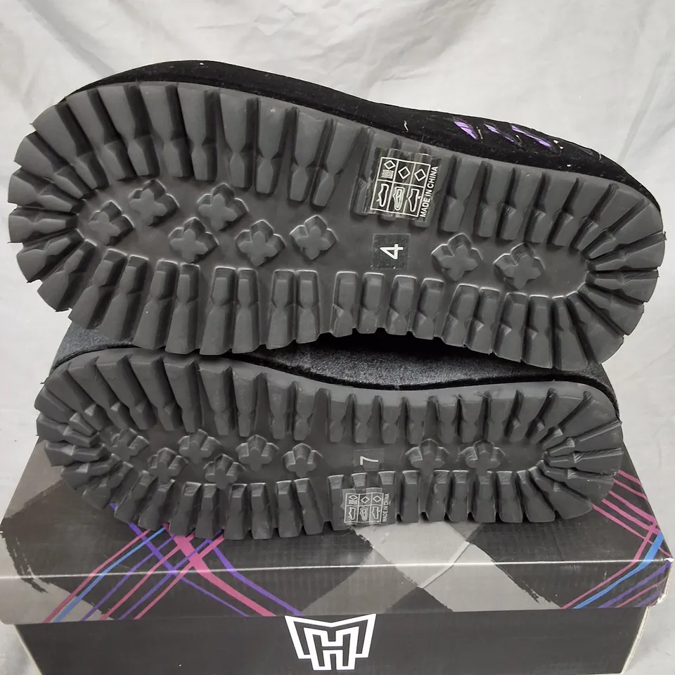 BOXED KOI MONSTER HIGH CLAWSOME WOLF PLATFORM BOOTS IN BLACK- UK 4
