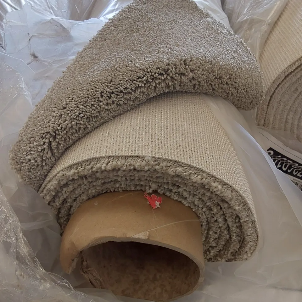 ROLL OF QUALITY FIRST IMPRESSIONS HUMBLE CARPET // SIZE: APPROX 5 X 3.3m