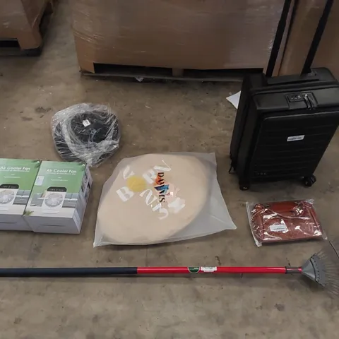 PALLET CONTAINING ASSORTED HOUSEHOLD PRODUCTS INCLUDING BABY LAUNDRY BASKETS, AIR COOLER FANS, GARDEN RAKE, SUITCASE, COWBOY HAT, BAG ETC