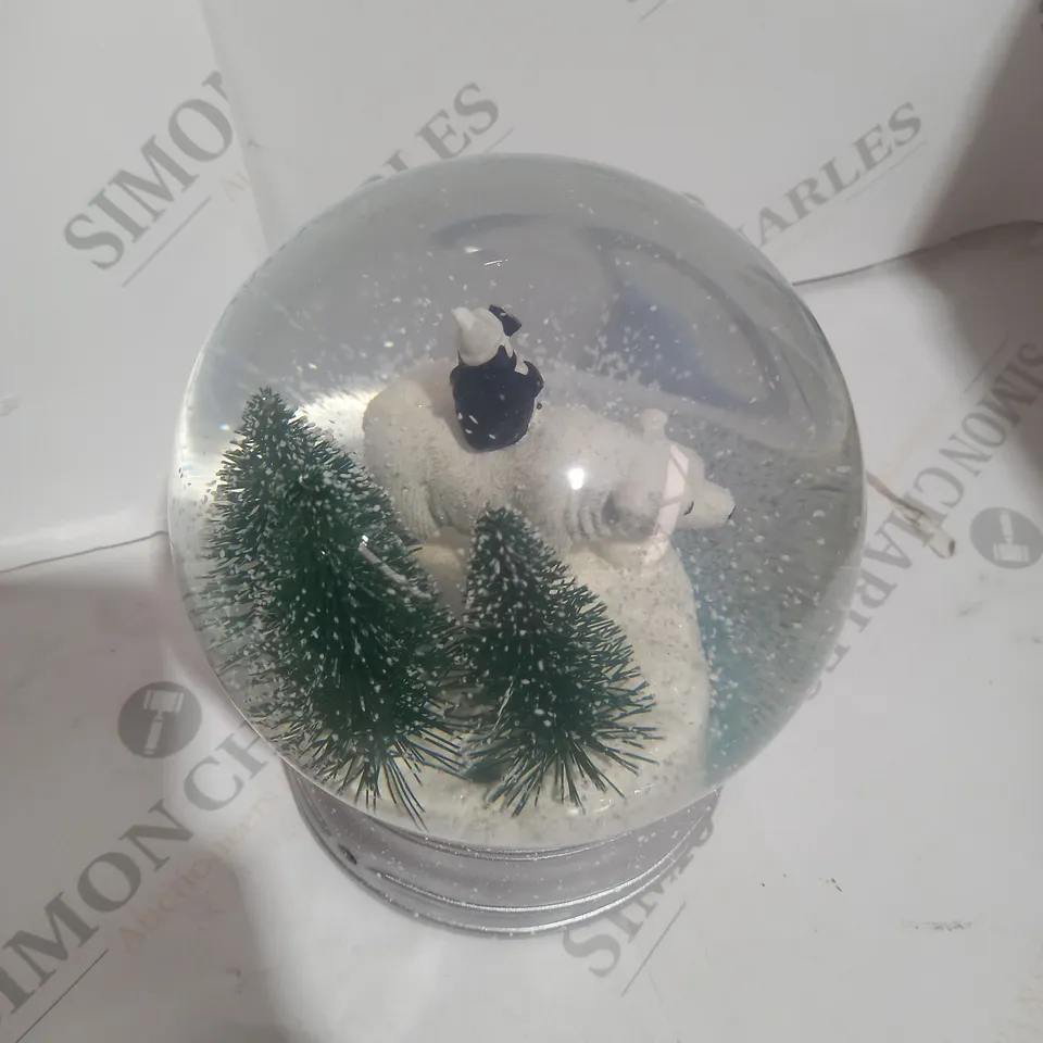 BOXED SANTA EXPRESS CHRISTMAS CHARACTER MUSICAL WATER SPINNER POLAR BEAR