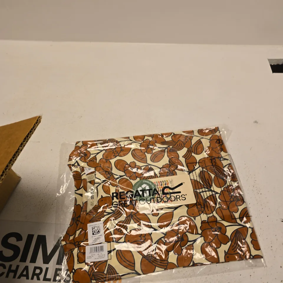 BOX OF APPROXIMATELY 25 ASSORTED BRAND NEW REGATTA ITEMS TO INCLUDE: ORLA WINTER TEE