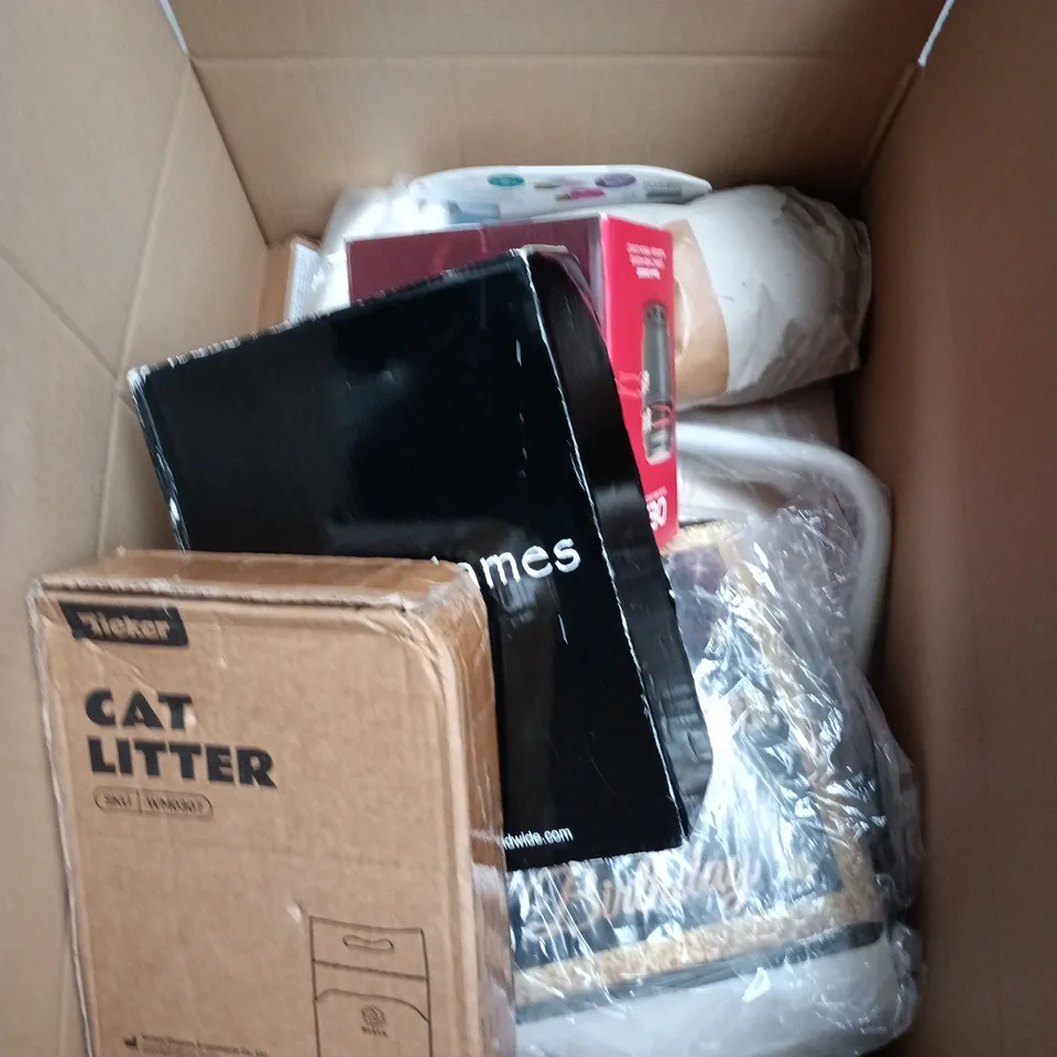 BOX OF APPROXIMATELY 15 ASSORTED ITEMS INCLUDING TIEKER CAT LITTER, ANDREW JAMES COCKTAIL MAKING SET AND OEX SOLA-X COOKSET