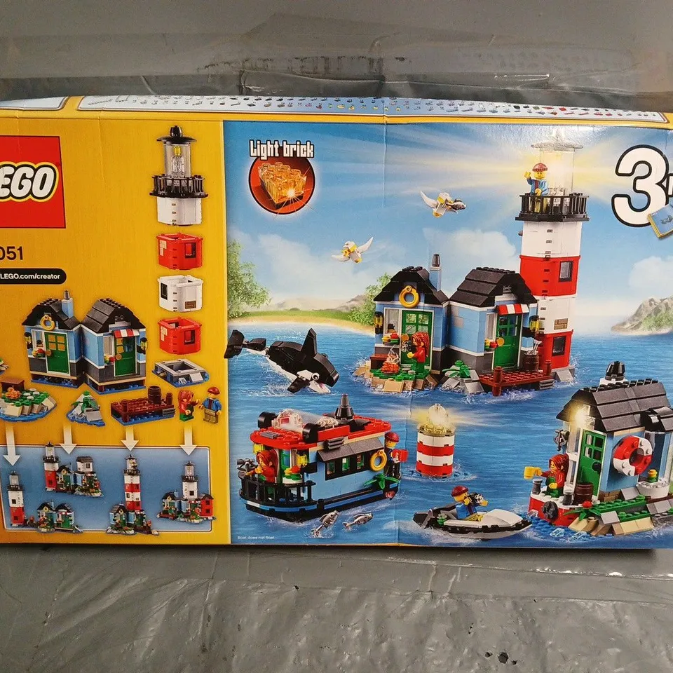 LEGO CREATOR 3IN1 LIGHTHOUSE SET - 31051